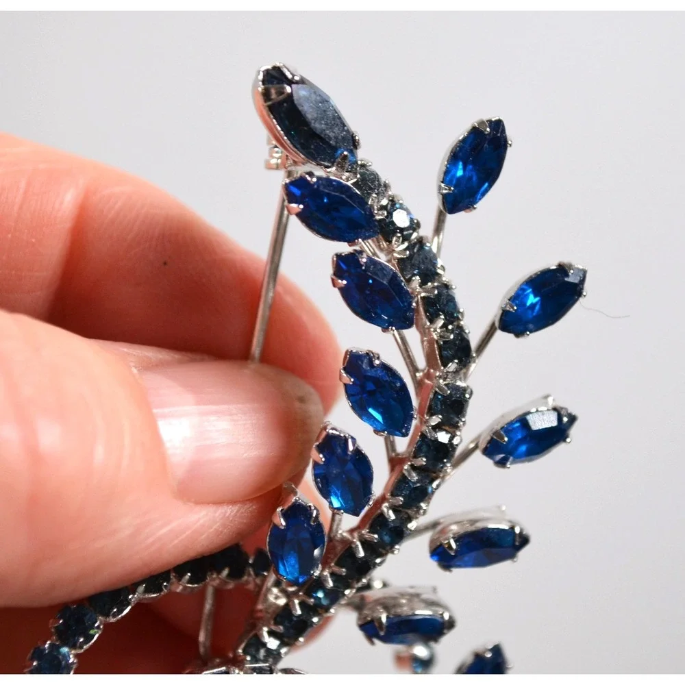 Vintage Silver Tone Floral Brooch / Pin with Blue Rhinestones 3